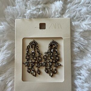 🔥NIB Zara🔥 Elegant Gold and Silver Earrings